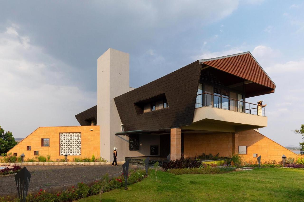 Pearl Lakeview Mansion By Stayvista - Lakeside Villa With Infinity Pool, Jacuzzi, In-House Theatre & Games Room Igatpuri Kültér fotó
