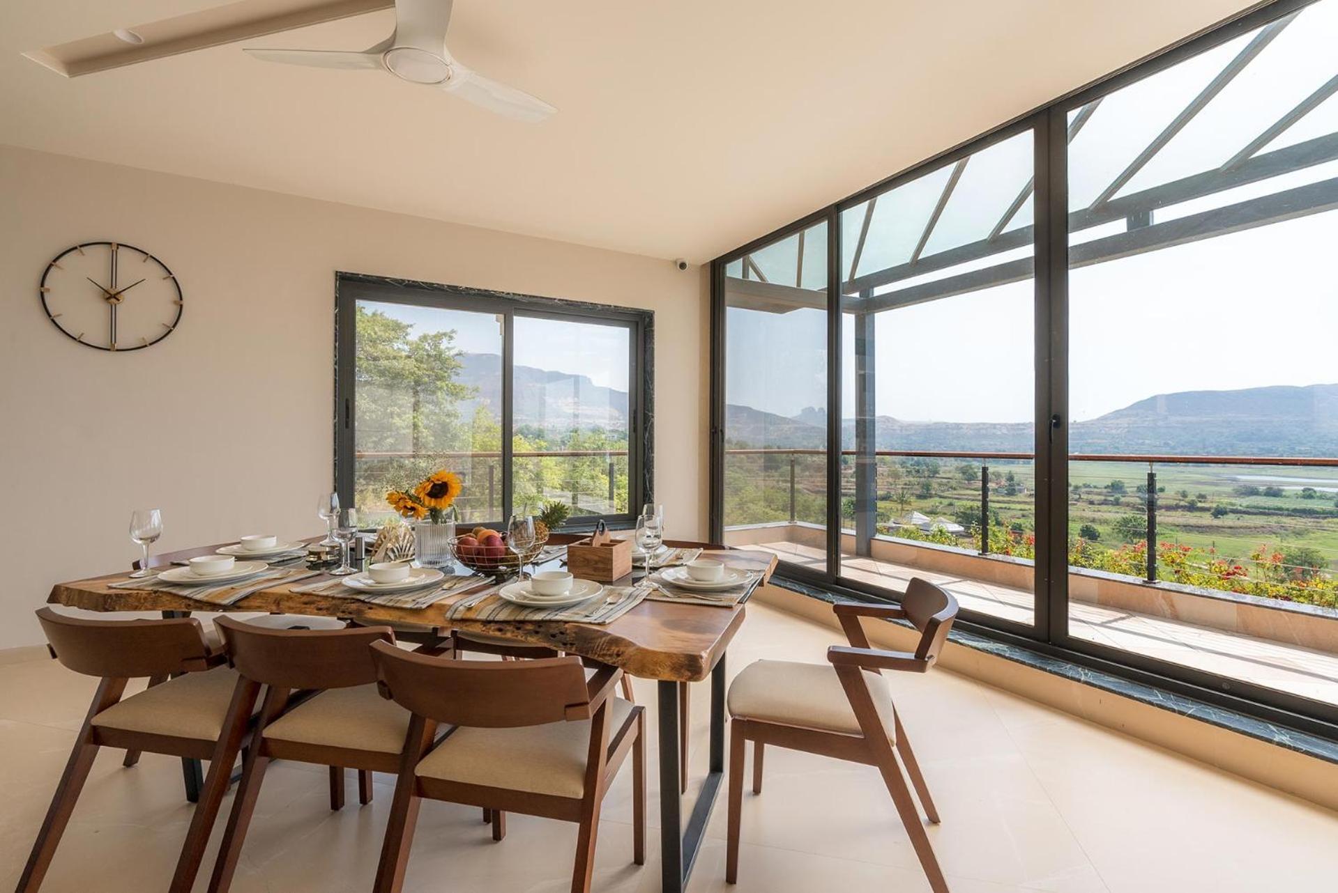 Pearl Lakeview Mansion By Stayvista - Lakeside Villa With Infinity Pool, Jacuzzi, In-House Theatre & Games Room Igatpuri Kültér fotó